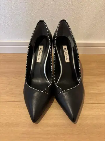 다이애나 DIANA 비쥬 장식 블랙 하이힐