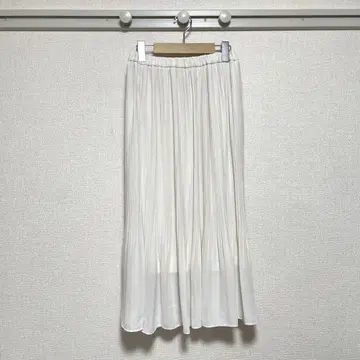 [ 새상품급 ] LOWRYS FARM(로리즈팜) 셔링 플리츠 스커트