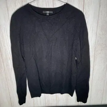 유니클로 캐시미어 스웨터 블랙