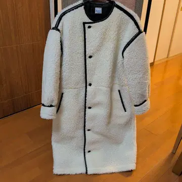 리 보아 롱 코트 화이트