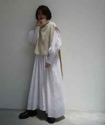 [ 당일 배송 ] [ ETRE TOKYO ] 백 디자인 터틀 니트 베스트