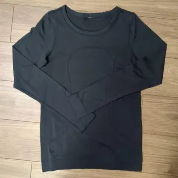 룰루레몬 스위프틀리 테크 릴랙스드 블랙 긴팔