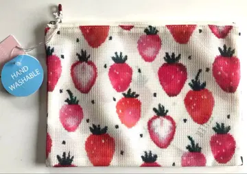러브리 바이 페이러 스트로베리 도트 메쉬 파우치
