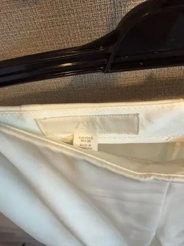 ZARA 화이트 새틴 슬랙스 S (26)