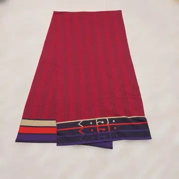 로베르타 디 카메리노 빨간색과 보라색 헤링본 스톨 울 100%