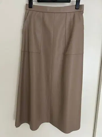 새상품 UNTITLED 언타이틀 인조 가죽 스커트