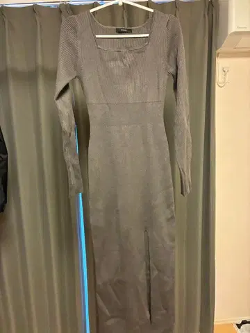 긴팔 원피스 슬릿 포함