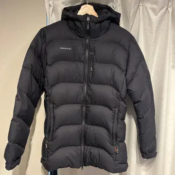 MAMMUT 블랙 다운 자켓 L