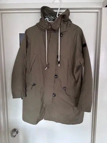 AIGLE 카키 밀리터리 자켓 후드 부착