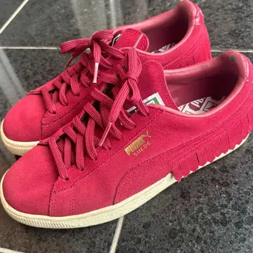 Puma 스웨이드 레드 스니커즈