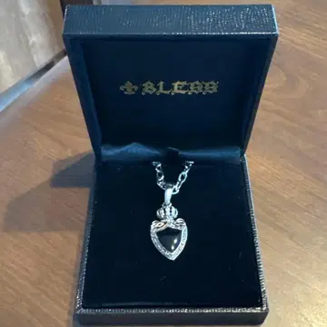 BLESS 크라운 쉴드 목걸이 미사용 박스 있음