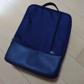 네이비 백팩 복수 포켓