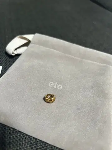 ete 허그 귀찌 드롭 (한쪽 귀)