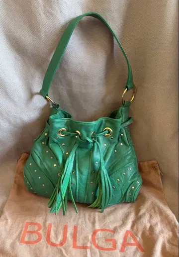 새상품급 BULGA 스터드 원숄더백 그린