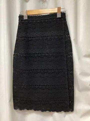 최종 가격 인하 새상품급 에르마노 쉘비노 레이스 스커트