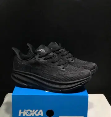 호카 블랙 스니커즈