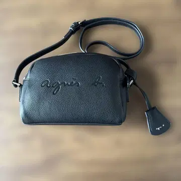 agnis b. 블랙 숄더백