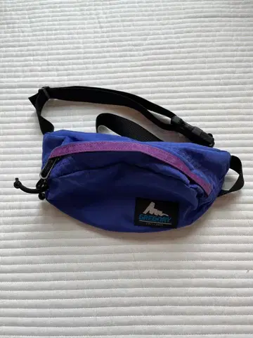 GREGORY 바디백 보라색 복각 로고