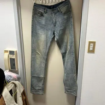 ARMANI 라이트 블루 스트레이트 데님 W32