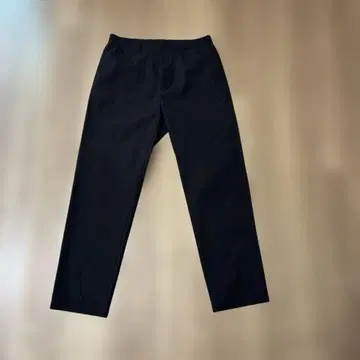 유니클로 띠어리 블랙 슬랙스 M