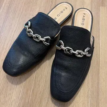 FABIO RUSCONI 블랙 가죽 로퍼 체인 장식 38