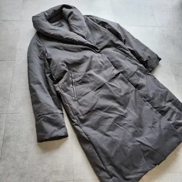 UNTITLED 다운 코트 다크 그레이 여배우 옷깃 사이즈 1 발수성