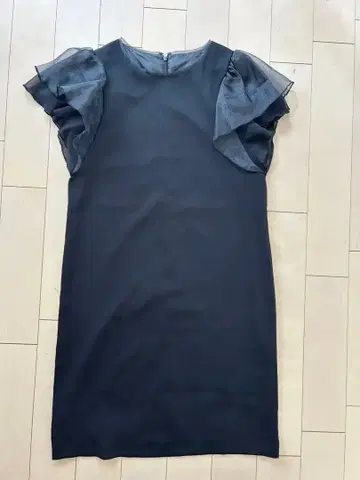 프릴 소매 블랙 타이트 원피스 파티