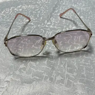 NINA RICCI 실버 오벌 안경 케이스 포함