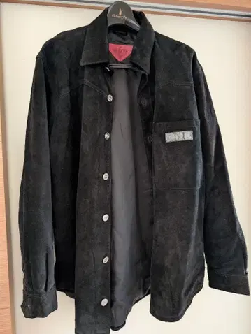 산토리 매그넘 드라이 블랙 피그 스웨이드 가죽 자켓