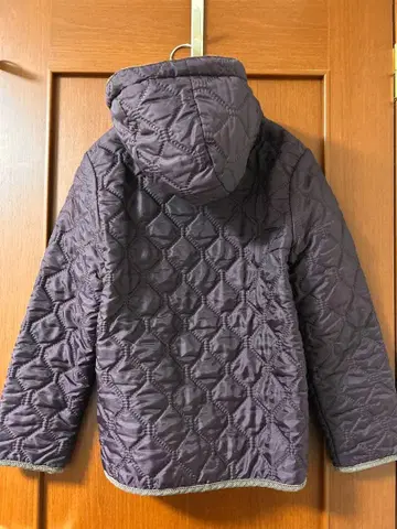 보라색 퀼팅 자켓 후드 부착