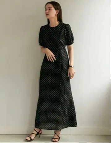 TINA:JOJUN 도트 무늬 블랙 원피스