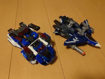 토미카 드라이브헤드 사이클론 인터셉터와 소닉 제트 세트