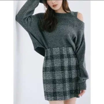 코코딜 라쿤 오프숄더 니트 그레이