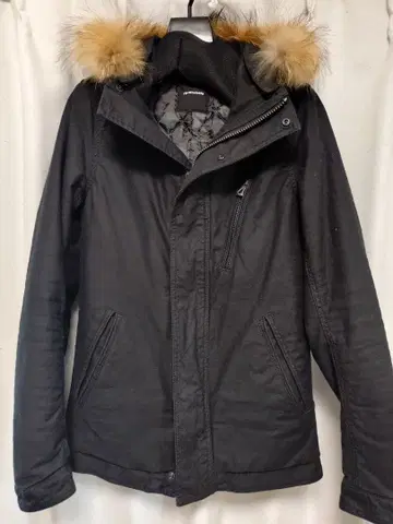 블랙 밀리터리 자켓 퍼 달린 후드 립