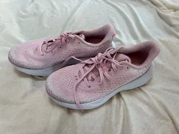 언더아머 여성용 러닝화 인피니트 핑크 24cm