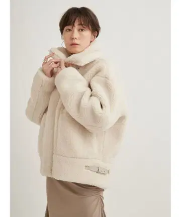 emmi atelier 스탠드 카라 보아 블루종