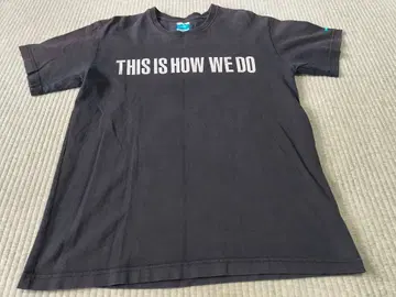 Swagger 다크 그레이 티셔츠