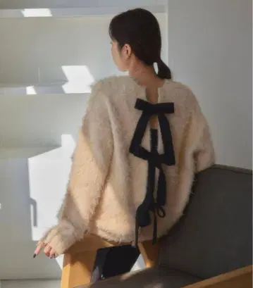 EMMEL REFINES 샤기 리본 2WAY 니트 풀오버