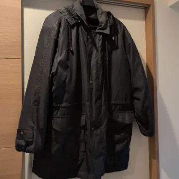 다크 그레이 후드 부착 나일론 라이너 자켓