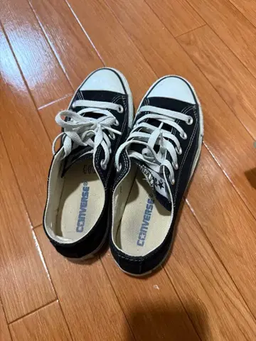 CONVERSE 블랙 스니커즈