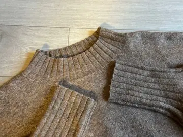 뷰티&유스 카멜믹스 하이넥 와이드 니트