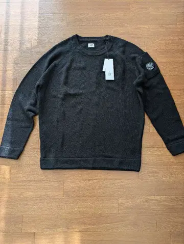 새상품 C.P. COMPANY 블랙 니트 사이즈 58