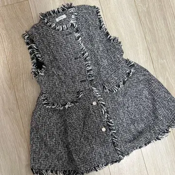 핏모어 프린지 트위드 슬리브리스 베스트