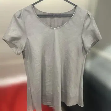 카키 V넥 반팔 T셔츠 PINORE