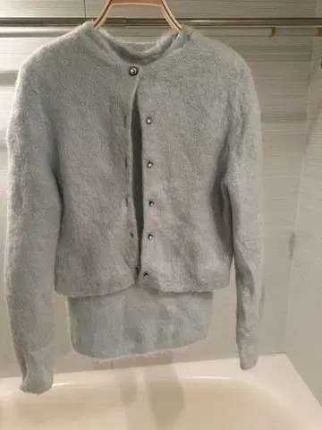 CELFORD 비쥬 모헤어 혼방 가디건 + 슬리브리스 니트 앙상블