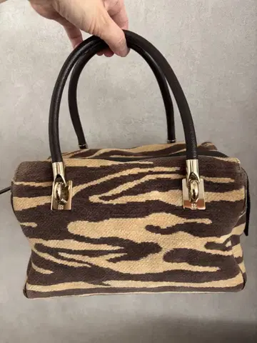 KATE SPADE 제브라 패턴 핸드백