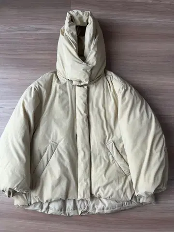 MOUSSY HOODED MIDDLE PUFFER