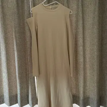 어깨 트임 원피스