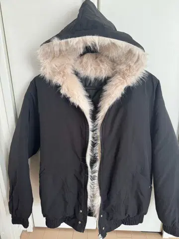 퍼 후드 블랙 점퍼