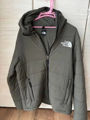 THE NORTH FACE 후드 부착 다운 자켓 올리브